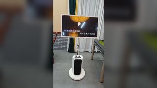 32-дюймовый интеллектуальный портативный монитор со звуковой панелью