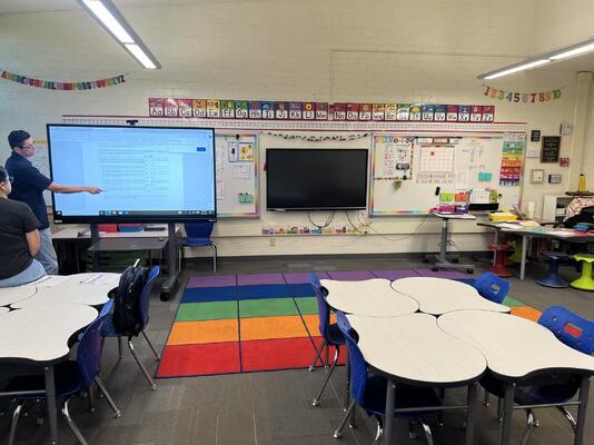 86-дюймовая 4K UHD интерактивная плоская панель с 20-точечным мульти-тач для обучения и сотрудничества