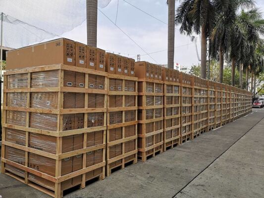 98-дюймовая интерактивная плоская панель с разрешением 4K UHD Android 9.0 и встроенные 2 X 10W динамики для расширенного сотрудничества